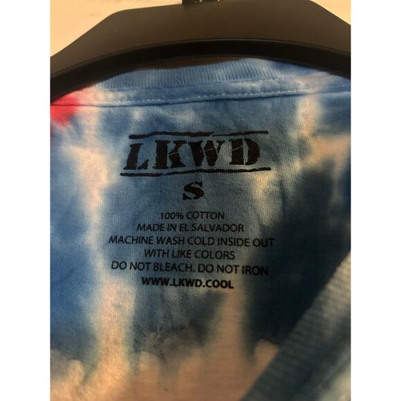 NWOT LKWD The Guess Who Tie Dye Short Sleeve T Shirt Red/White/Blue Size Small - Picture 3 of 4